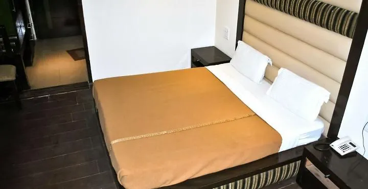 Landmark Hotel Chandigarh 2*,  India