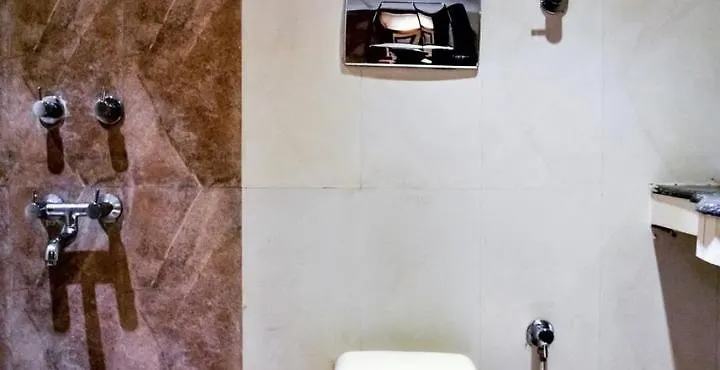 Landmark Hotel Chandigarh 2*,