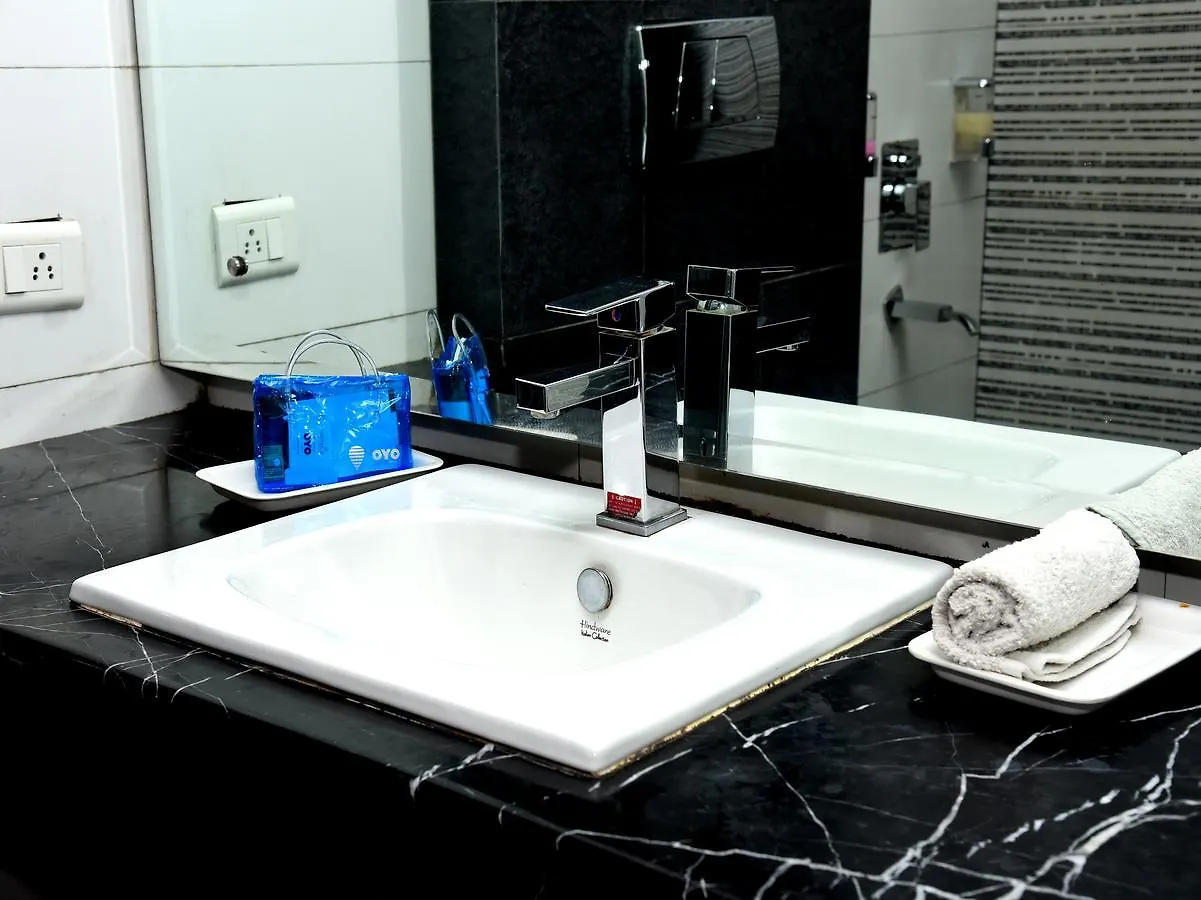 Landmark Hotel Chandigarh 2*,